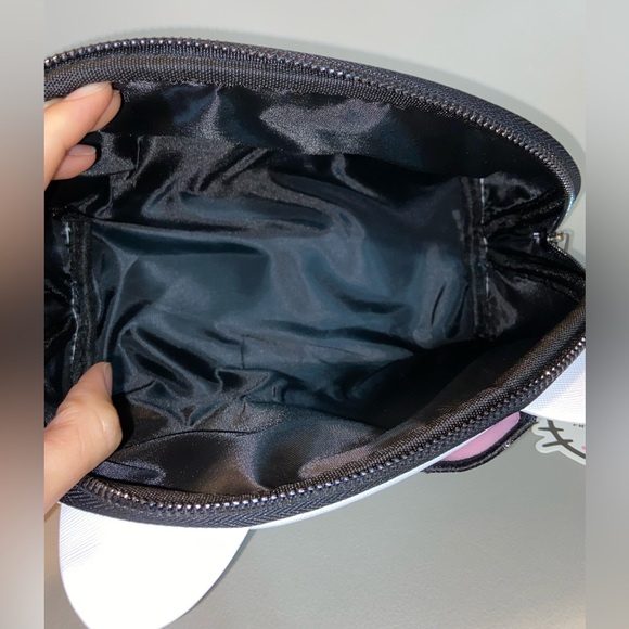 Hello Kitty And Friends Dome Travel Pouch (Red Bow) - Picture 4 of 4